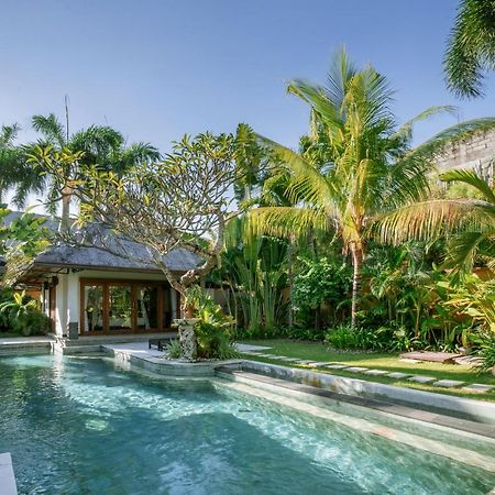 The Maya Seminyak Villas Exterior photo