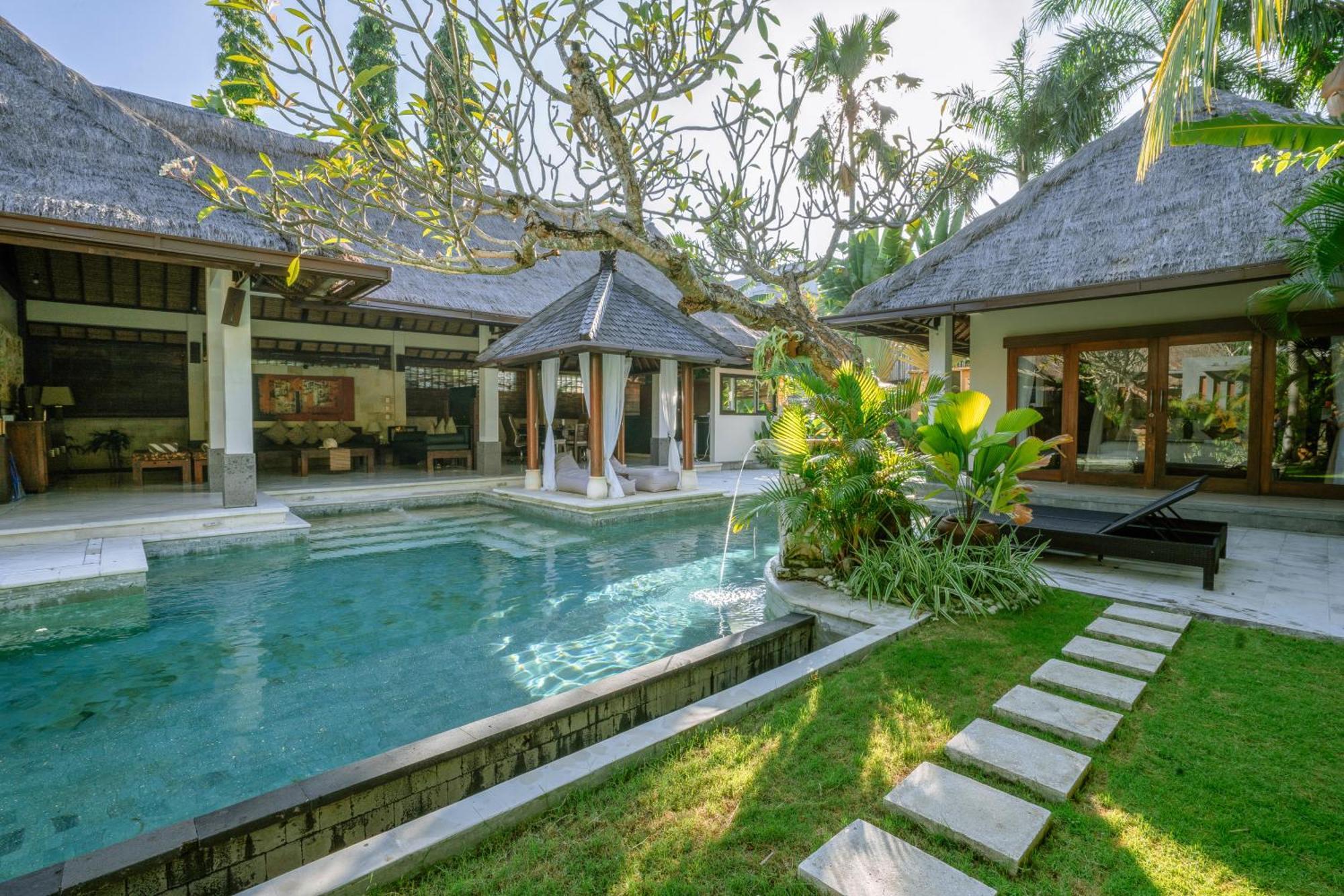 The Maya Seminyak Villas Exterior photo