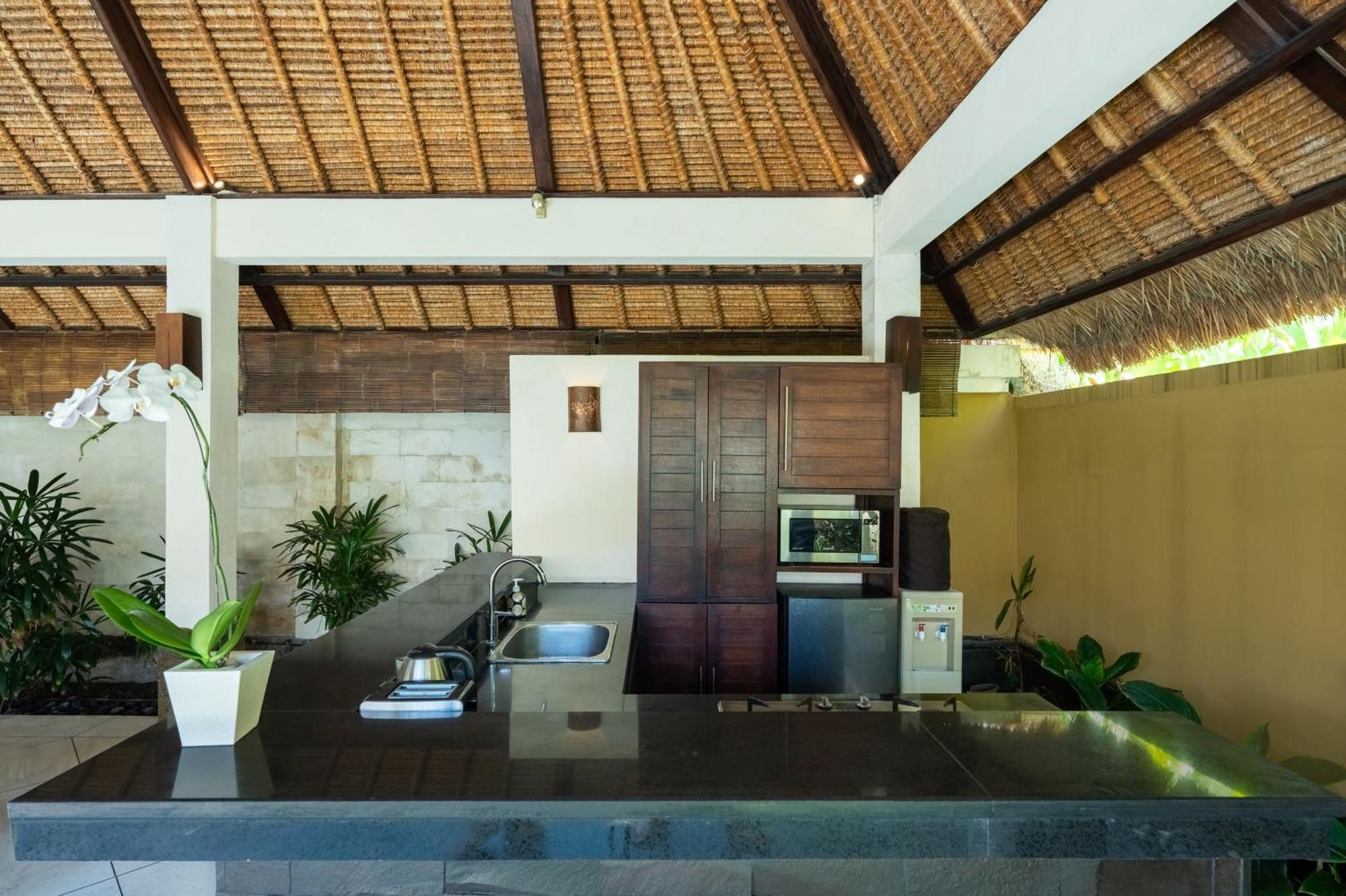 The Maya Seminyak Villas Exterior photo