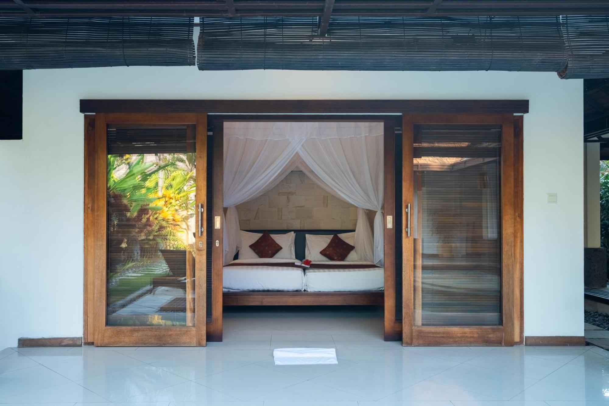 The Maya Seminyak Villas Exterior photo