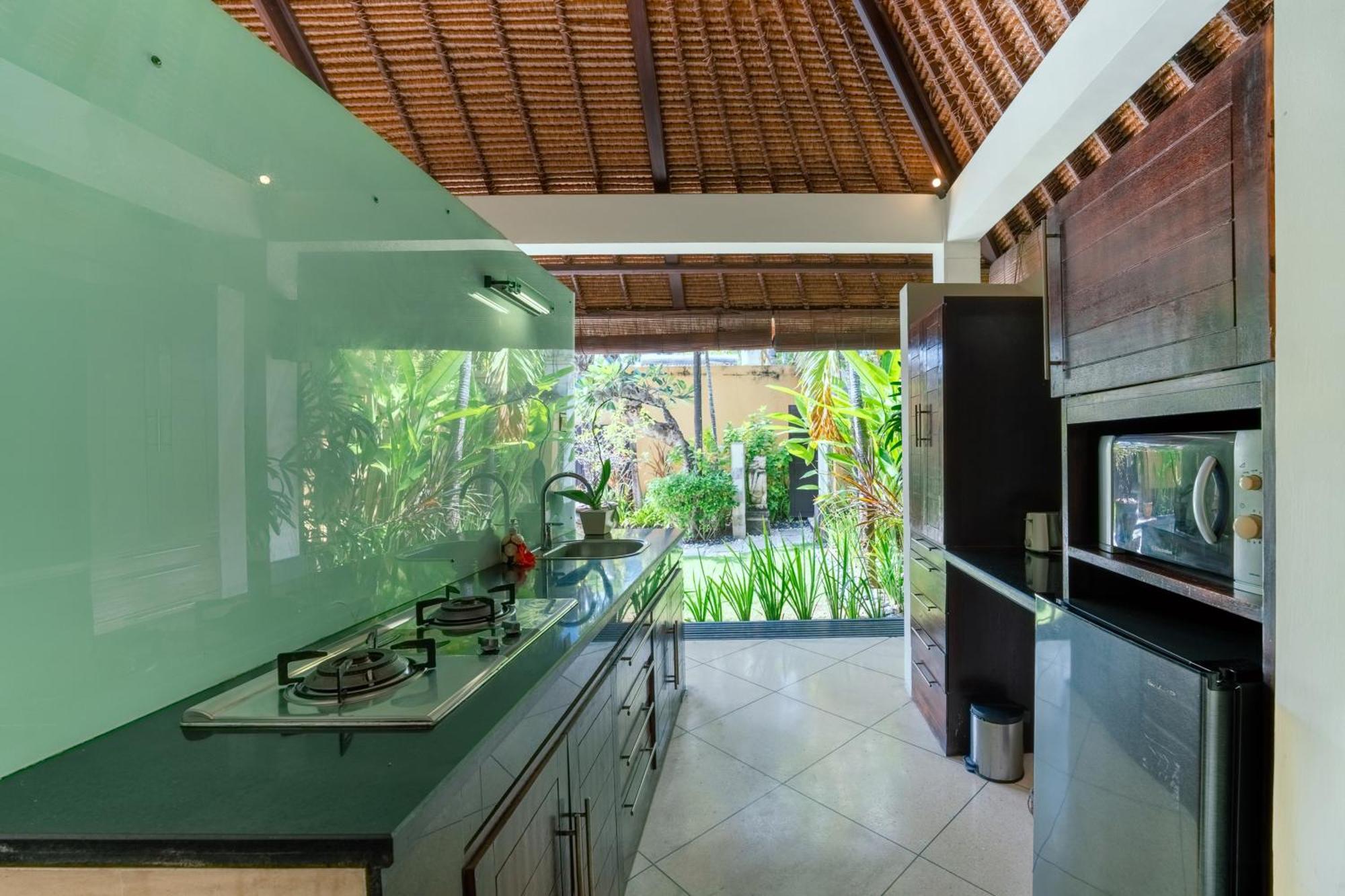 The Maya Seminyak Villas Exterior photo