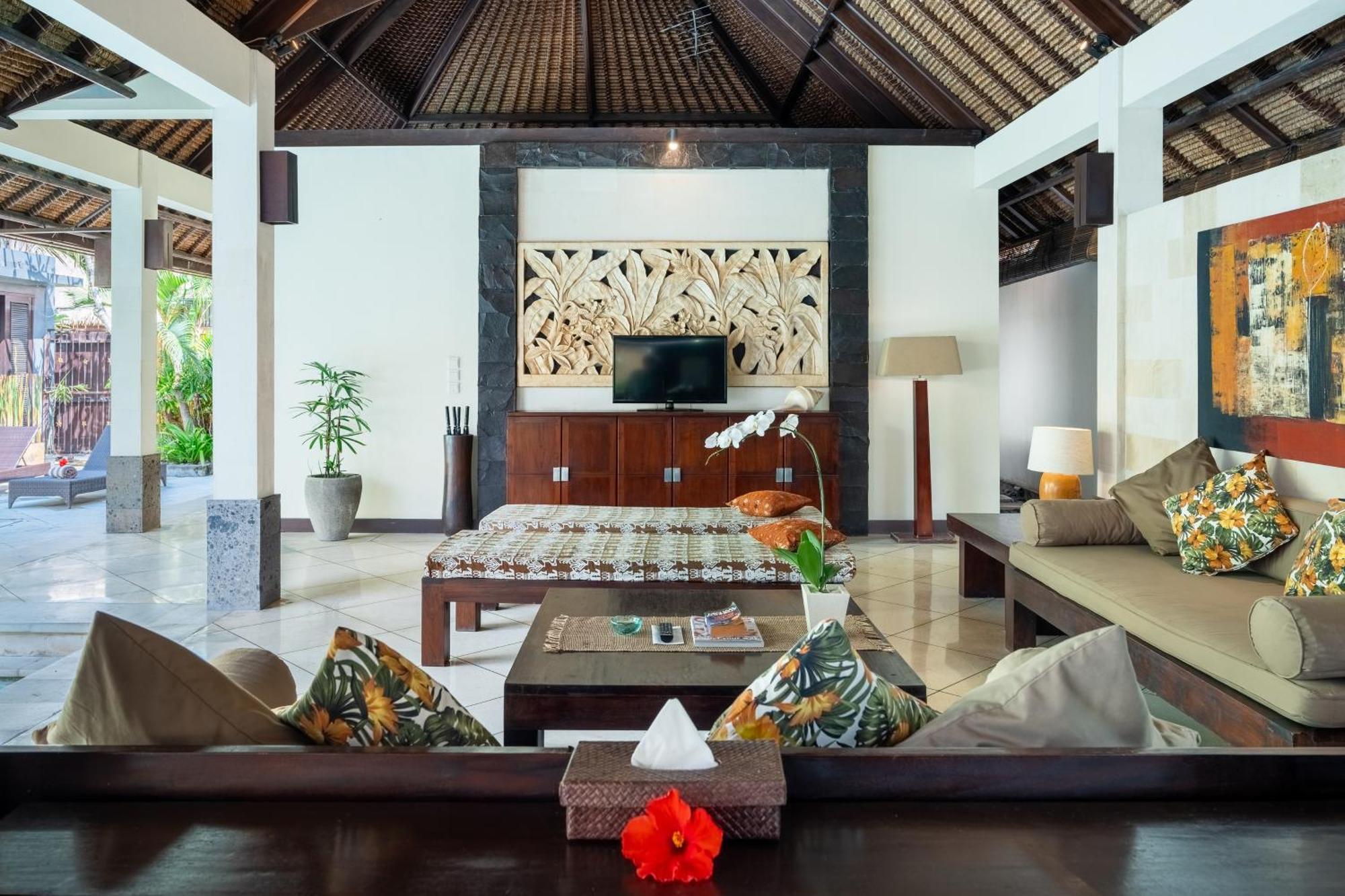 The Maya Seminyak Villas Exterior photo