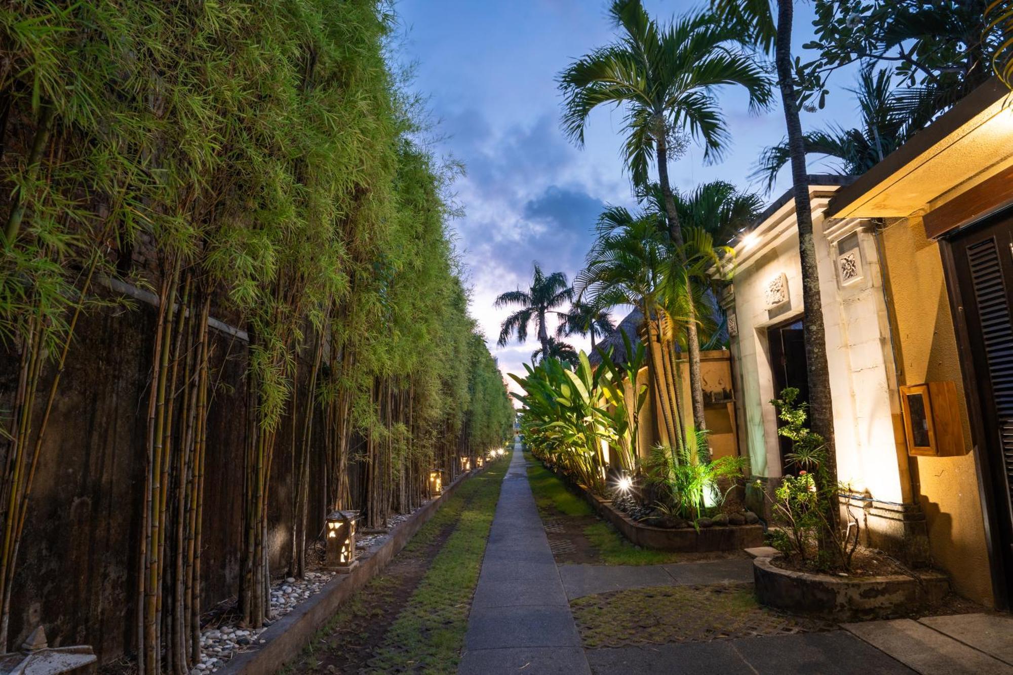 The Maya Seminyak Villas Exterior photo