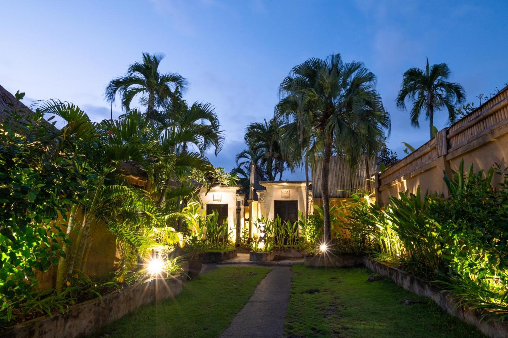 The Maya Seminyak Villas Exterior photo